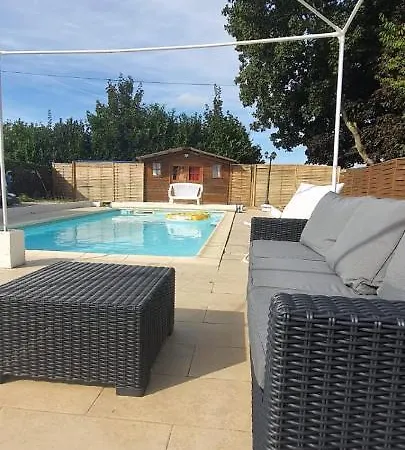 T3 Iconique Avec Piscine A Partager En Option *