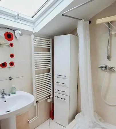 3 Pieces Avec Piscine