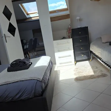 Authentique T3 Avec Piscine A Partager En Option Lägenhet