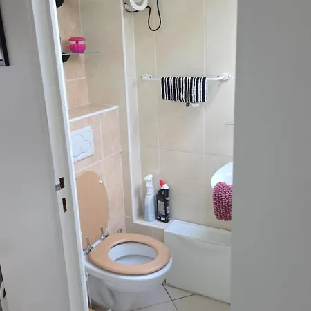 T3 Cosy Avec Piscine A Partager En Option 아파트 *