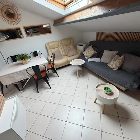 Atypique T3 Avec Piscine A Partager En Option